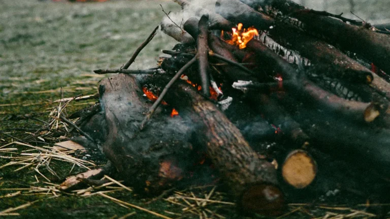 How to Set Up a Tent Correctly in Windy Weather